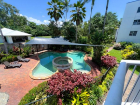 6 Ulysses - Spacious Beachfront Apartment